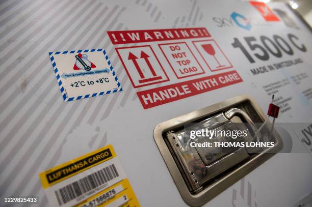 Temp Control Containers Temperature Controlled Storage Photos and Premium High Res Pictures ...