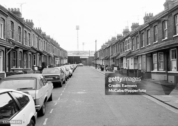 General view of Kenilworth Road leading up to the football ground on April 18, 1985 in Luton, England.