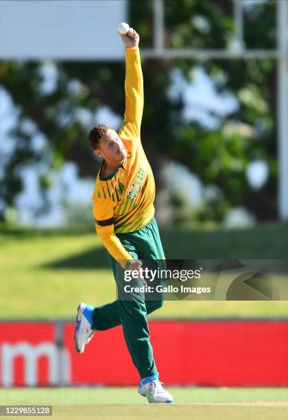 George Linde of South Africa during the 2nd KFC T20 International match between South Africa and England at Eurolux Boland Park on November 29, 2020...