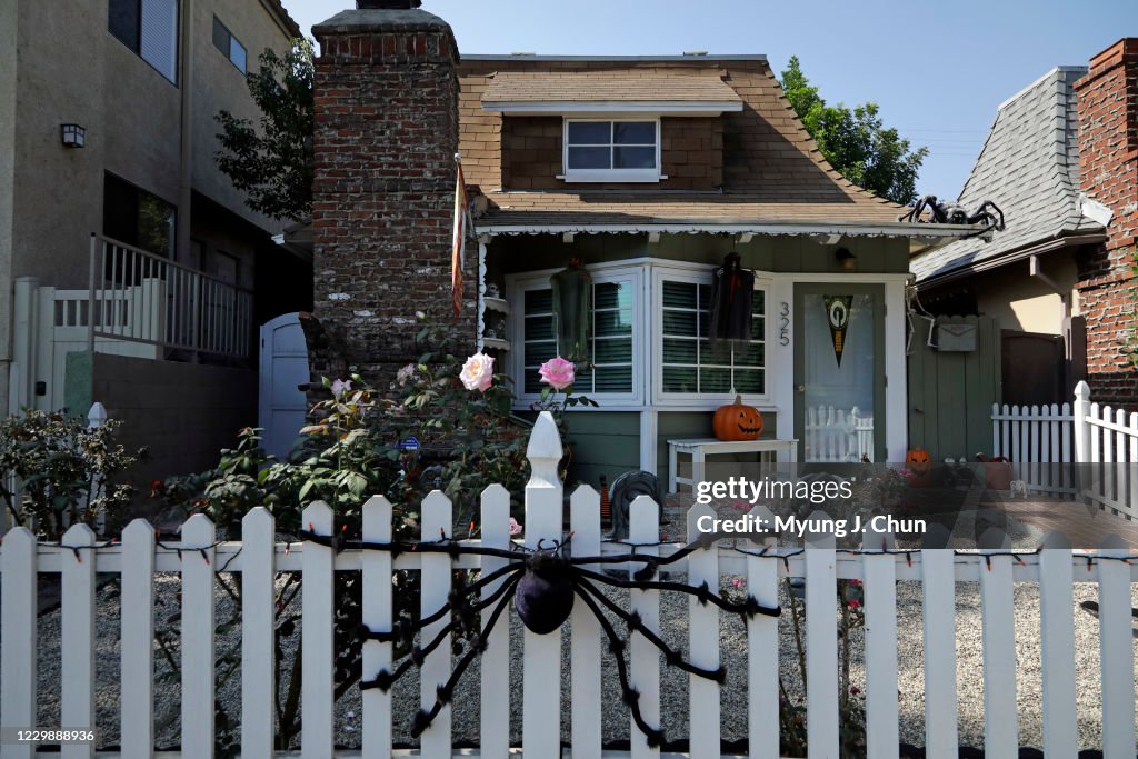The Columbia Ranch Dwarf Houses on Hollywood Way in Burbank are... News