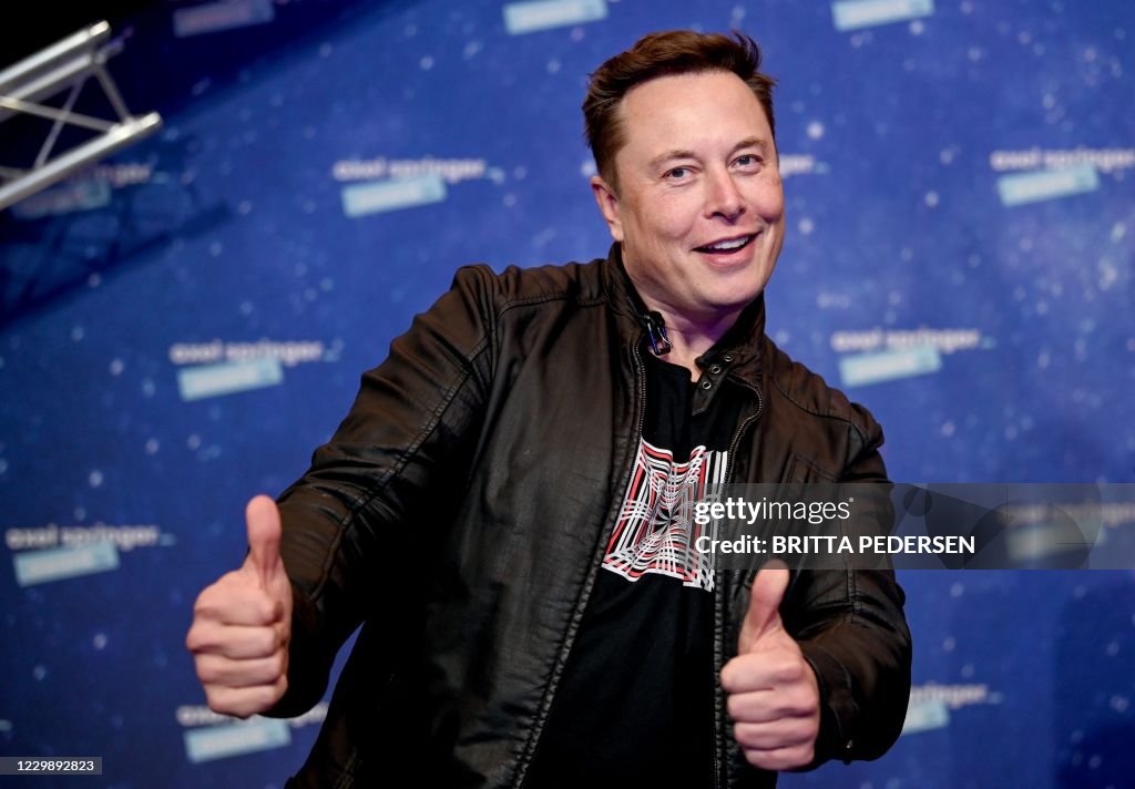 TOPSHOT-GERMANY-MEDIA-TESLA-AWARD
