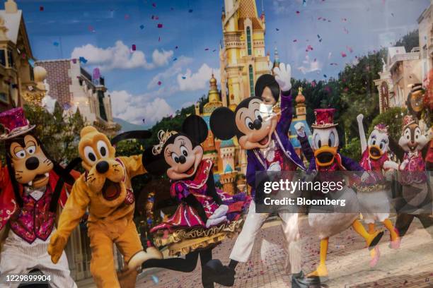 Mickey Mouse Mask Photos et images de collection - Getty Images