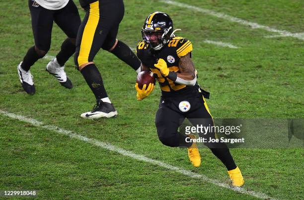 Anthony McFarland of the Pittsburgh Steelers carries the ball during the second half against the Baltimore Ravens at Heinz Field on December 1, 2020...