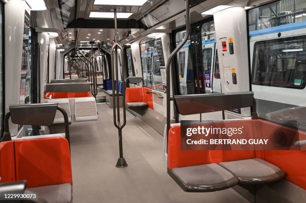 Mp14 Ratp 25 Mairie De Saint Ouen Paris Metro Stock Photos, High-Res Pictures ...