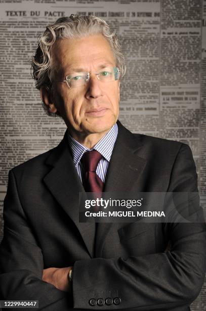 French journalist and deputy director of Le Monde French daily newspaper Laurent Greilsamer poses during the "Monde des livres" meeting, on October 3...