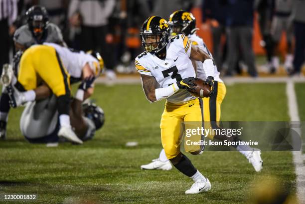 Hawkeyes Wr 74 James Tyrone Jr Photos & High Res Pictures - Getty Images