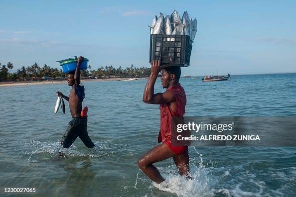 TOPSHOT-MOZAMBIQUE-UNREST-DISPLACED-DAILY LIFE TOPSHOT-MOZAMBIQUE-UNREST-DISPLACED-DAILY LIFE