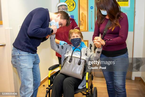 Margaret Keenan the first patient in the United Kingdom to receive the Pfizer/BioNtech covid-19 vaccine, leaves University Hospital Coventry &...