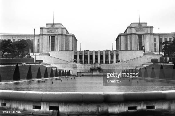 Picture taken in November 1944 of the Palais de Chaillot, which will become the UN headquarters in 1948. - The Palais de Chaillot, with its gardens...