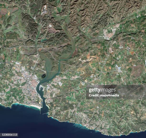 This is an overview image of Silves, Portugal, and the Arade river.