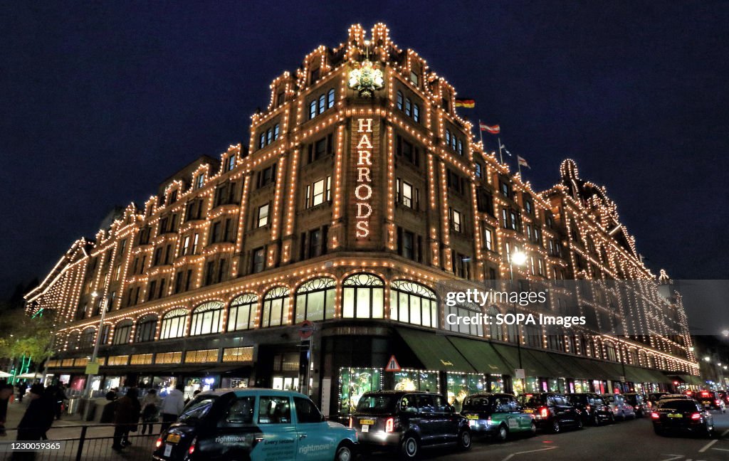 The iconic facade of Harrods all lit up.
World Famous...