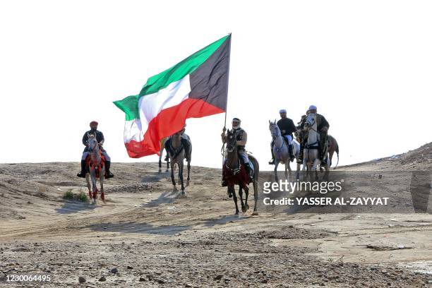 743 Kuwait City Flag Photos and Premium High Res Pictures - Getty Images