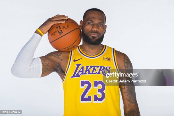 James Lebron James Portrait Photos and Premium High Res Pictures - Getty Images