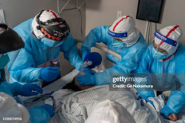 High Risk Intubation Patient Intubation Photos and Premium High Res Pictures - Getty Images
