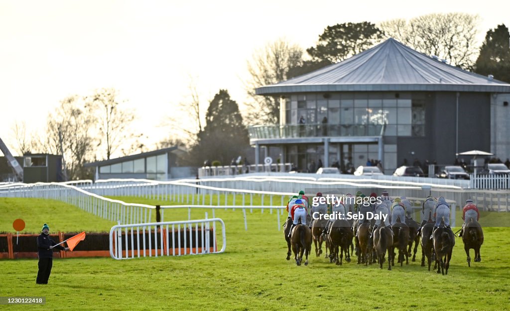 Horse Racing from Naas