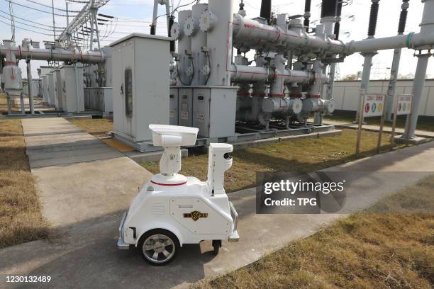 Transformer Robot Telecom Transformer Robot Photos and Premium High Res Pictures - Getty Images