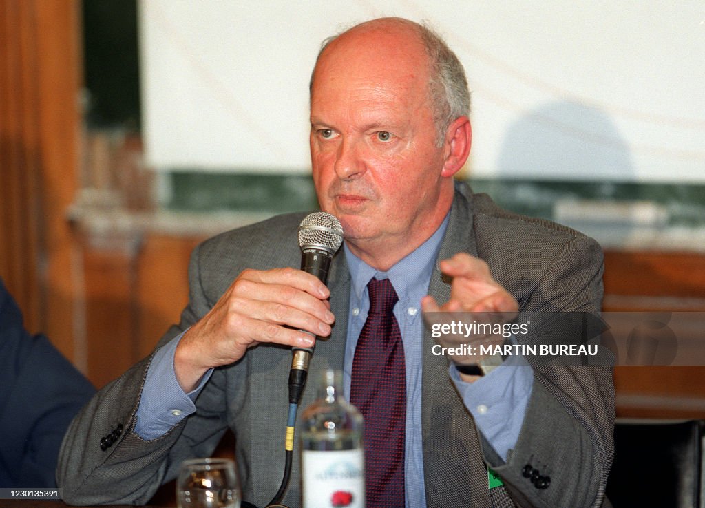 BERNARD REYNIS