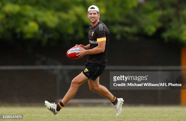 Luke Breust of the Hawks in action during a Hawthorn Hawks AFL training session at Waverley Park on December 16, 2020 in Melbourne, Australia.