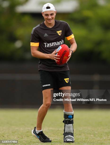 Seamus Mitchell of the Hawks in action during a Hawthorn Hawks AFL training session at Waverley Park on December 16, 2020 in Melbourne, Australia.