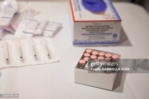 Pfizer Injection Boxes Covid 19 Vaccine Vials Box Photos and Premium High Res Pictures - Getty ...