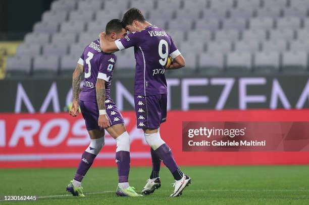 Dusan Vlahovic of ACF Fiorentina celebrates after scoring a goal during the Serie A match between ACF Fiorentina and US Sassuolo at Stadio Artemio...