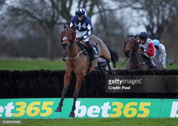 Shanty Alley ridden by Bryan Carver clear the last before going on to win the Vote Hollie Doyle For SPOTY Award Novices' Handicap Chase at Uttoxeter...
