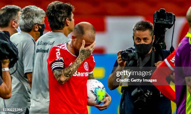 Andrés D'Alessandro Of Internacional cries after his last match in the club against Palmeiras as part of Brasileirao Series A 2020 at Beira Rio...