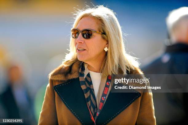 Team owner Dee Haslam of the Cleveland Browns on the field prior to a game against the Pittsburgh Steelers at Heinz Field on January 01, 2017 in...