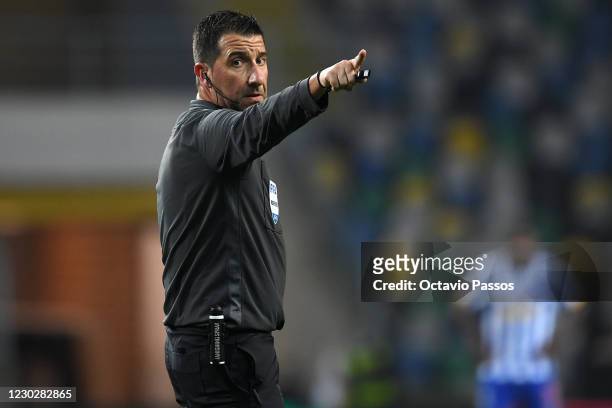 Referee Hugo Miguel during the Portuguese Super Cup match between FC Porto and SL Benfica at Estadio Municipal de Aveiro on December 23, 2020 in...