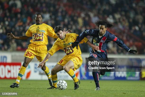 Jeremy TOULALAN of Nantes and RONALDINHO of PSG during the League Cup match between Paris Saint Germain and FC Nantes, at Parc des Princes, Paris,...