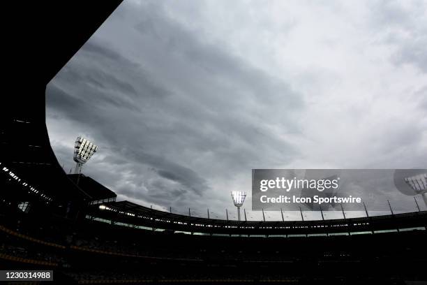 Rain threatened play in the afternoon during day two of the Second Vodafone Test cricket match between Australia and India at the Melbourne Cricket...