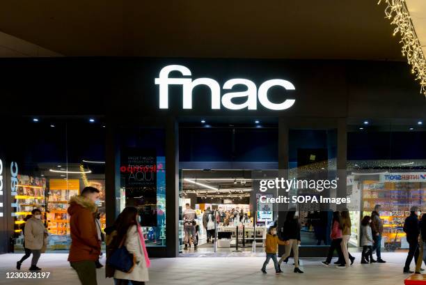 984 Fnac Store Stock Photos High Res Pictures And Images Getty Images 984-fnac-store-stock-photos-high-res-pictures-and-images-getty-images