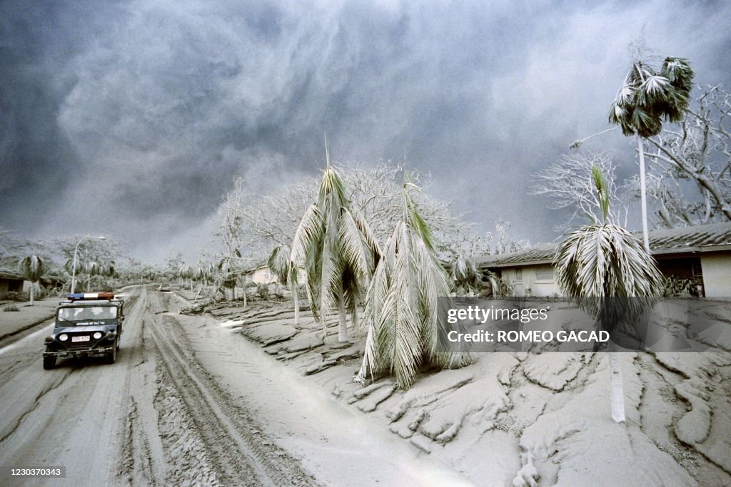 TOPSHOT-VOLCANO-PINATUBO