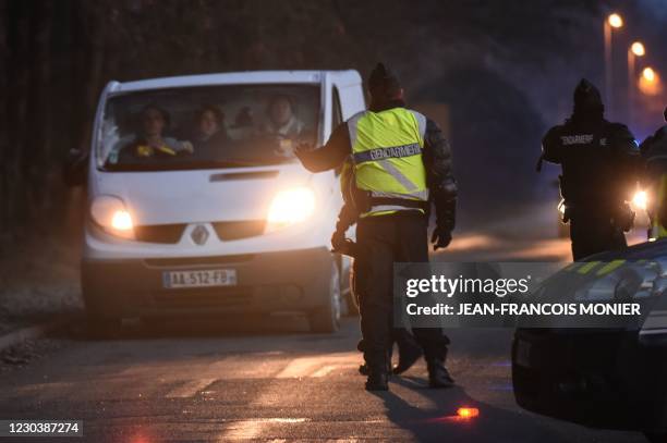 Police Breaking Up Rave 61 Police Breaking Up Party Stock Photos, High-Res Pictures, and Images ...