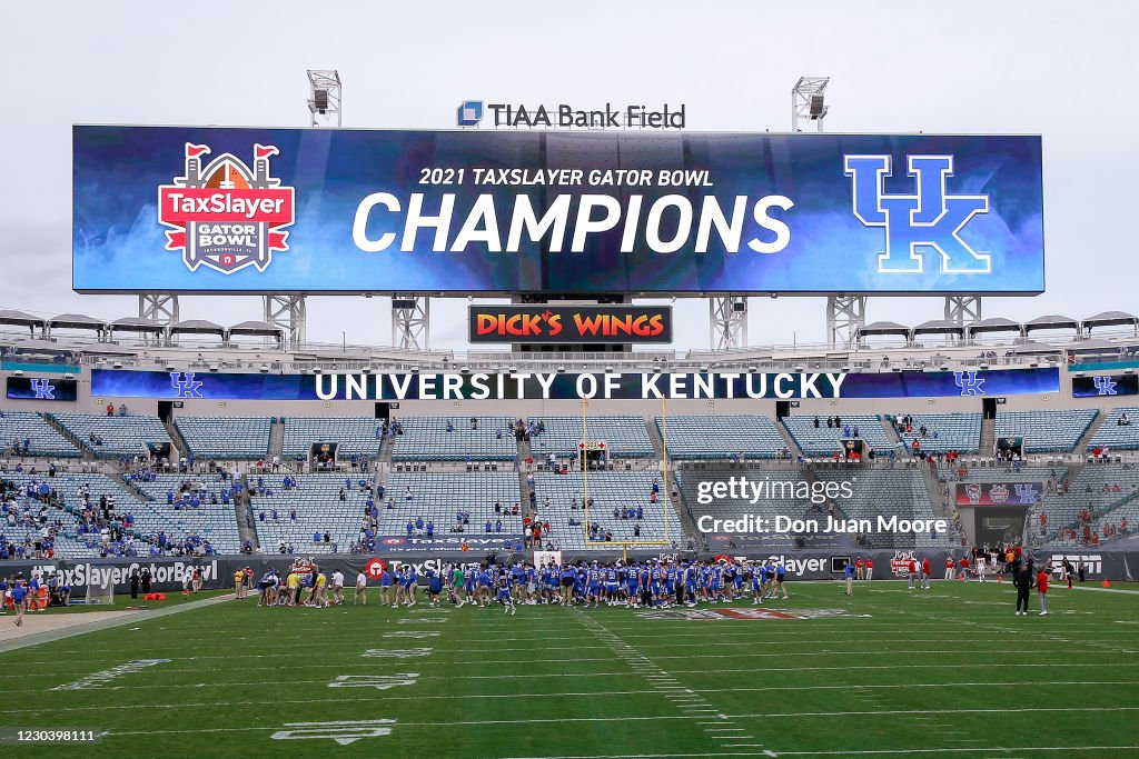 TaxSlayer Gator Bowl - North Carolina State v Kentucky