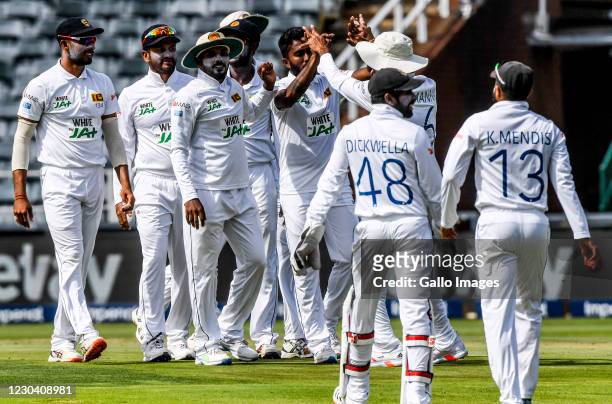 Sri Lanka players celebrate the dismissal of Aiden Markram of South Africa during day 1 of the 2nd Betway Test match between South Africa and Sri...