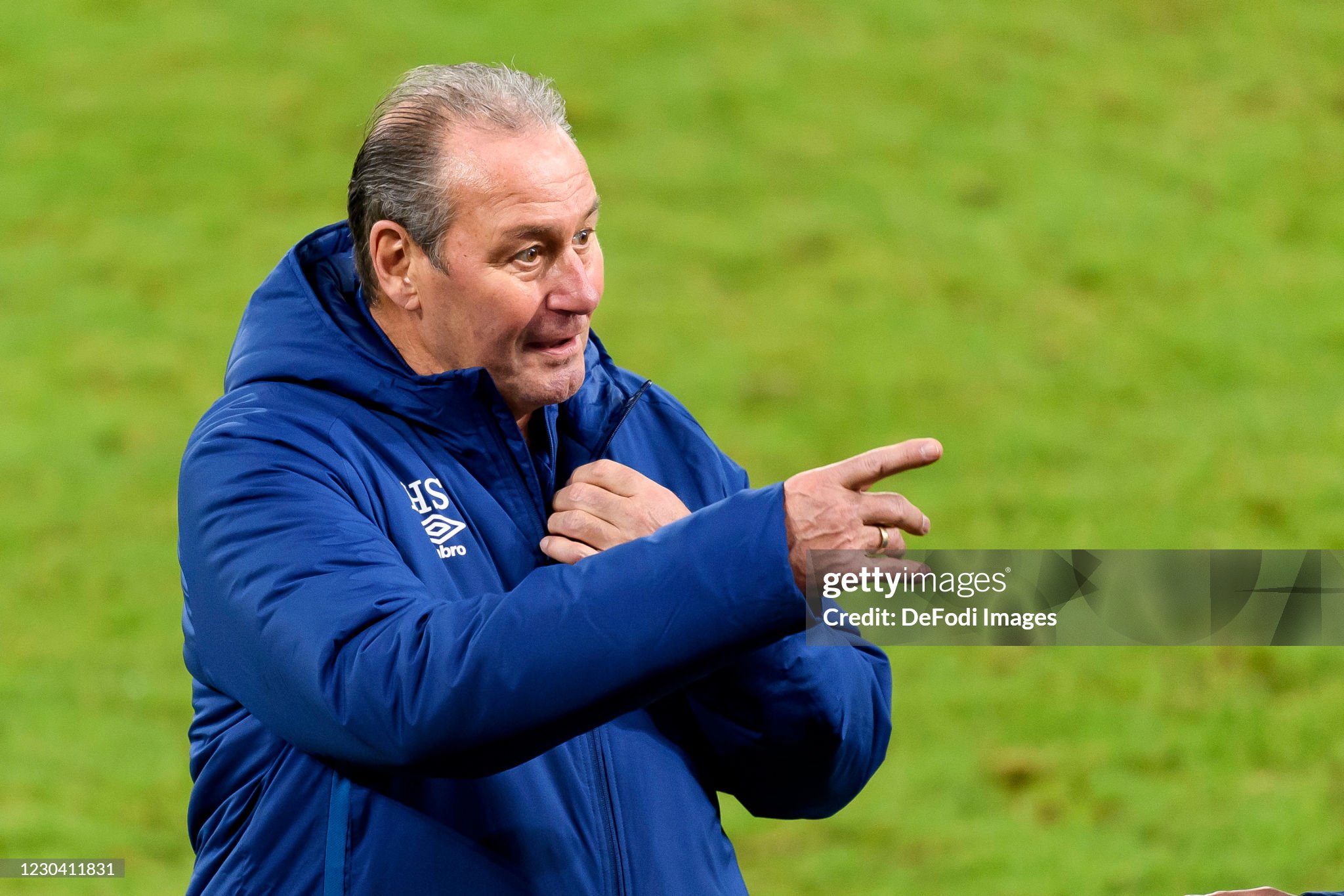 Stevens gave Van Wonderen a helping hand in the lead-up to Schalke's first win