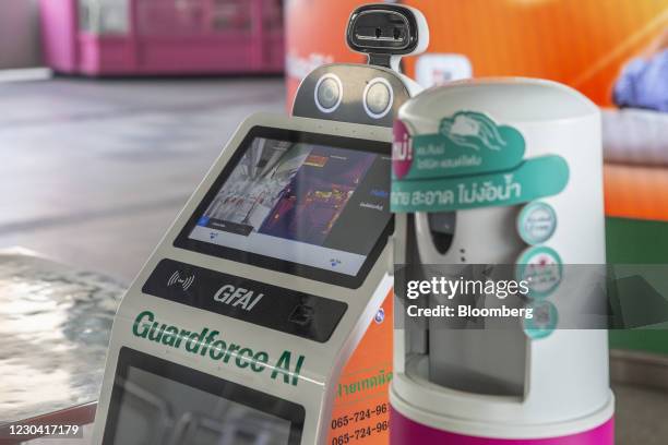 Guardforce Ai Ekkamai Bts Station Photos and Premium High Res Pictures - Getty Images