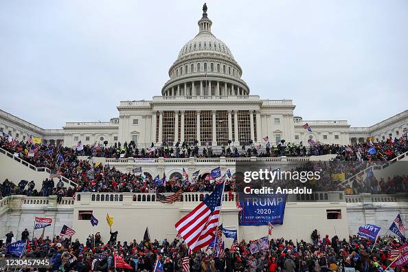 Trump supporters storm Capitol building in Washington Trump supporters storm Capitol building in Washington