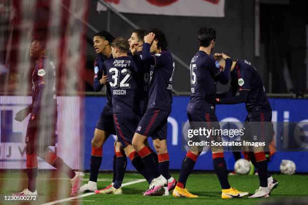 Vaclav Cerny of FC Twente celebrates 0-1 with Queensy Menig of FC Twente, Luka Ilic of FC Twente, Jesse Bosch of FC Twente, Jayden Oosterwolde of FC...