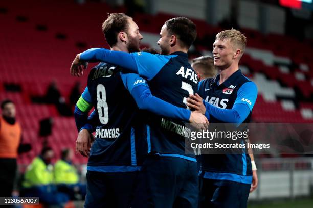 Teun Koopmeiners of AZ Alkmaar celebrates 0-2 with Owen Wijndal of AZ Alkmaar, Pantelis Hatzidiakos of AZ Alkmaar, Albert Gudmundsson of AZ Alkmaar...
