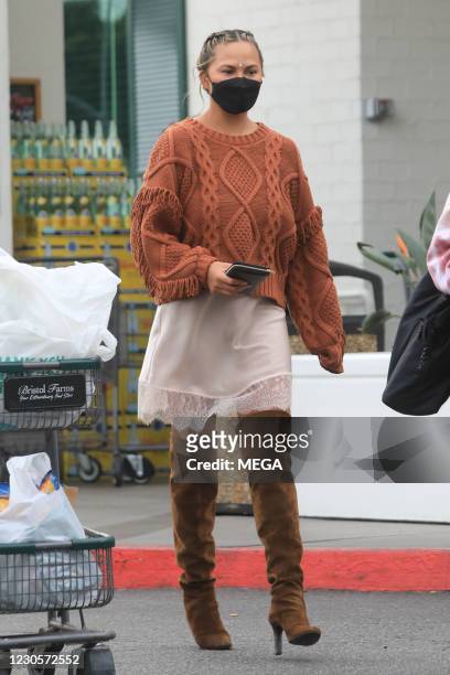 Chrissy Teigen grocery shopping on January 12, 2021 in Los Angeles, California. (Photo by MEGA/GC Images
