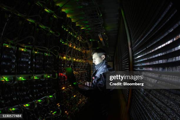 Engineer Inside Famous Engineer Photos and Premium High Res Pictures - Getty Images