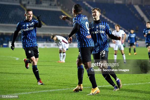 Luis Muriel of Atalanta Bergamo celebrates 2-1 with Robin Gosens of Atalanta Bergamo, Aleksei Miranchuk of Atalanta Bergamo during the Italian Coppa...