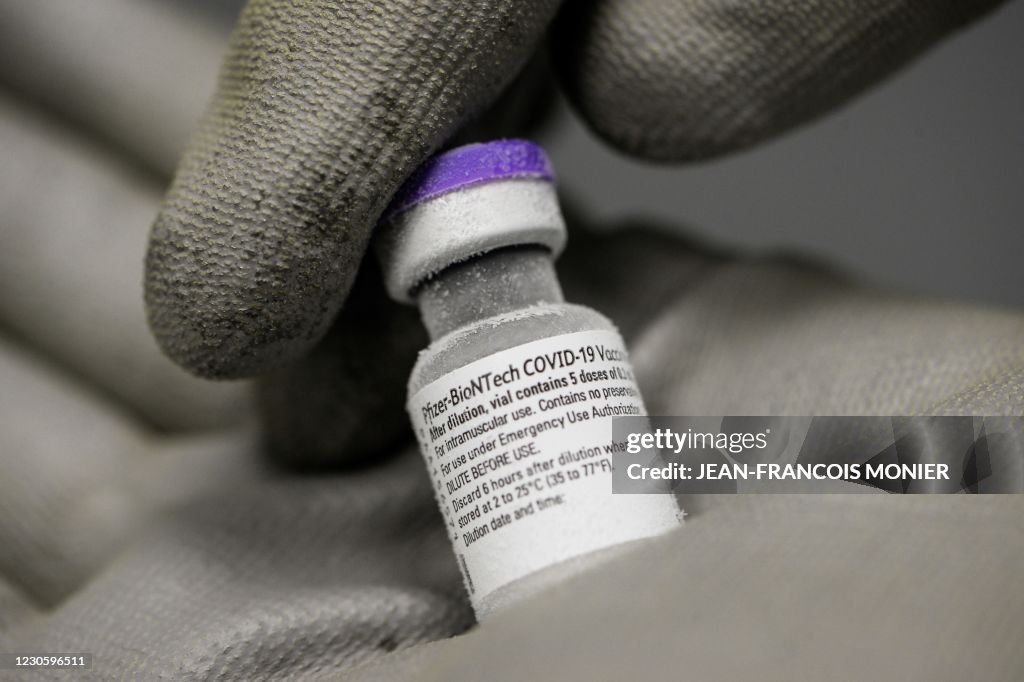 TOPSHOT-FRANCE-HEALTH-VIRUS-VACCINE-PFIZER
