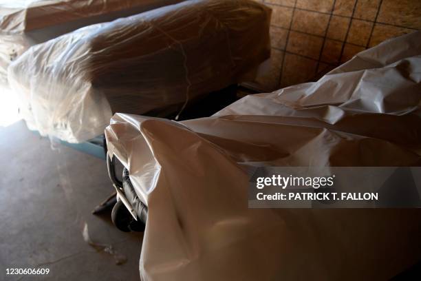 Embaled Embalming Room Photos and Premium High Res Pictures - Getty Images