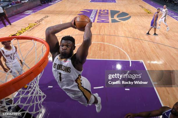 Zion Williamson of the New Orleans Pelicans dunks the ball against the Sacramento Kings on January 17, 2021 at Golden 1 Center in Sacramento,...