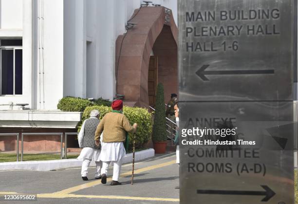 Farmers' union leaders arrive for the 10th round of talks with the Centre over the new farm laws, at Vigyan Bhawan on January 20, 2021 in New Delhi,...