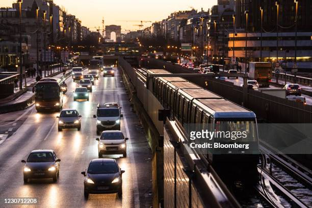 1,309 Paris Rer Photos and Premium High Res Pictures - Getty Images