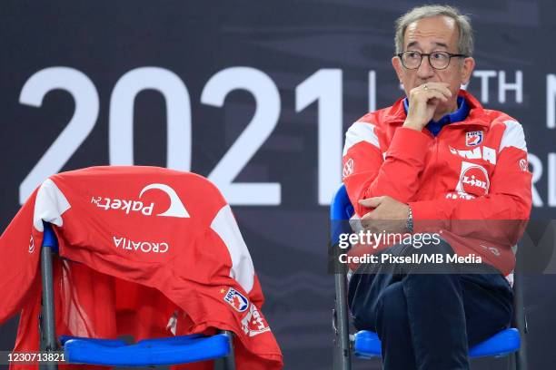 Croatia Head coach Lino Cervar looks on prior the 27th IHF Men's World Championship Group II match between Croatia and Bahrain at Cairo Stadium...